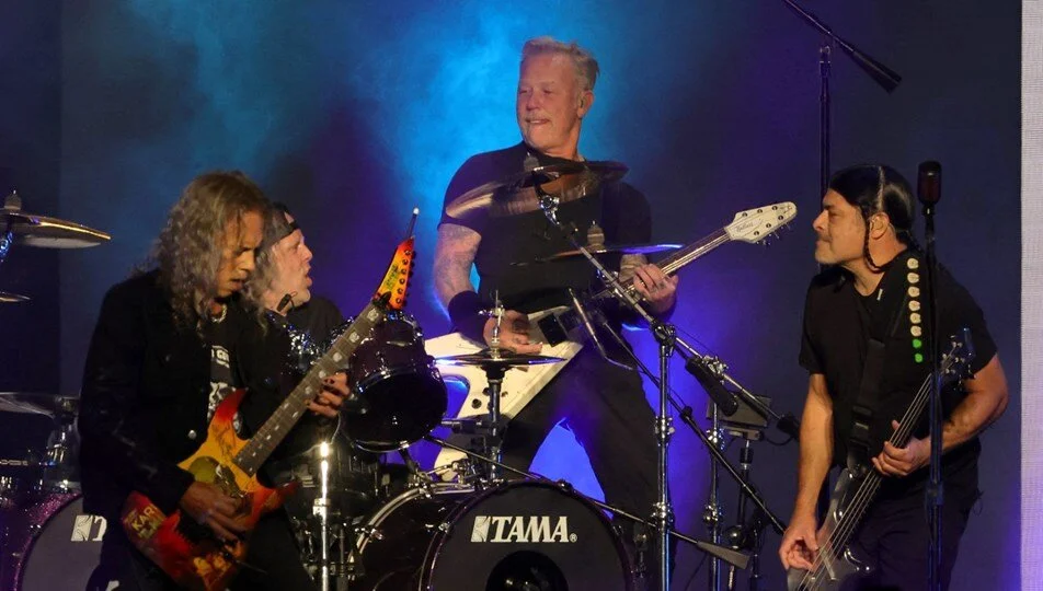 Metallica’dan deprem bölgesine 250 bin dolar