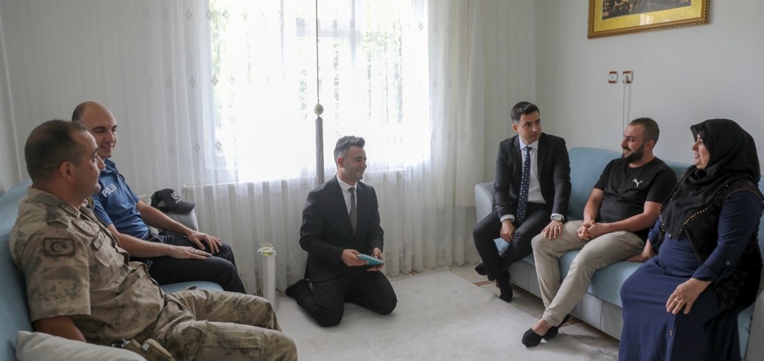 Kaymakam Güzel, İlk Ziyaretini Şehit Ailesine Yaptı