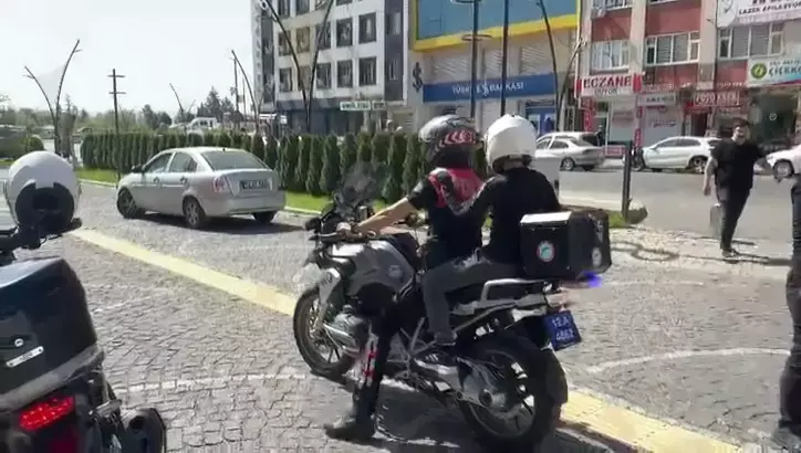 Bingöl’de bursluluk sınavında 15 öğrenciyi, sınava polis yetiştirdi