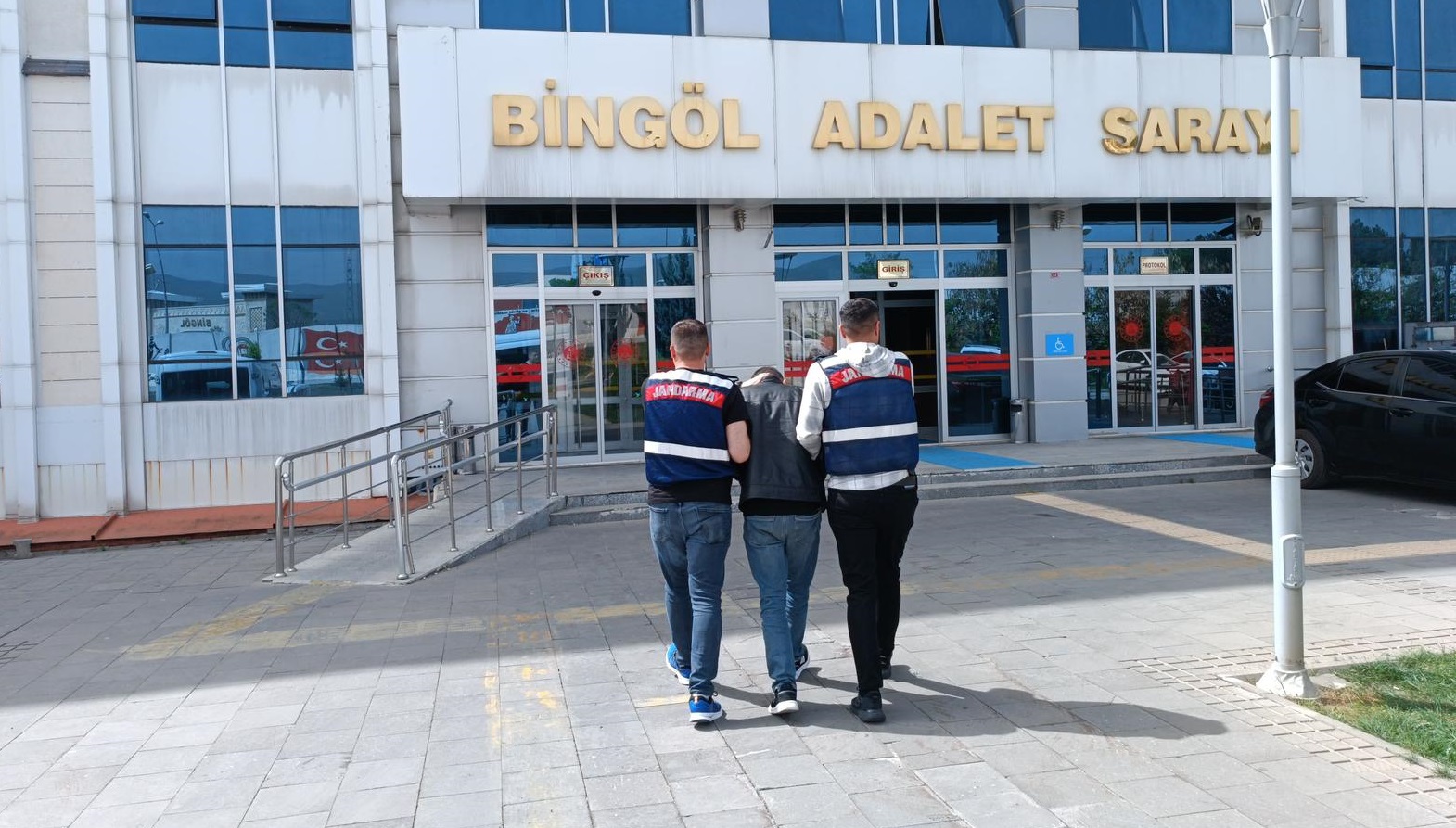 Bingöl’de 20 yıl 6 ay hapis cezası bulunan firari hükümlü, yakalandı