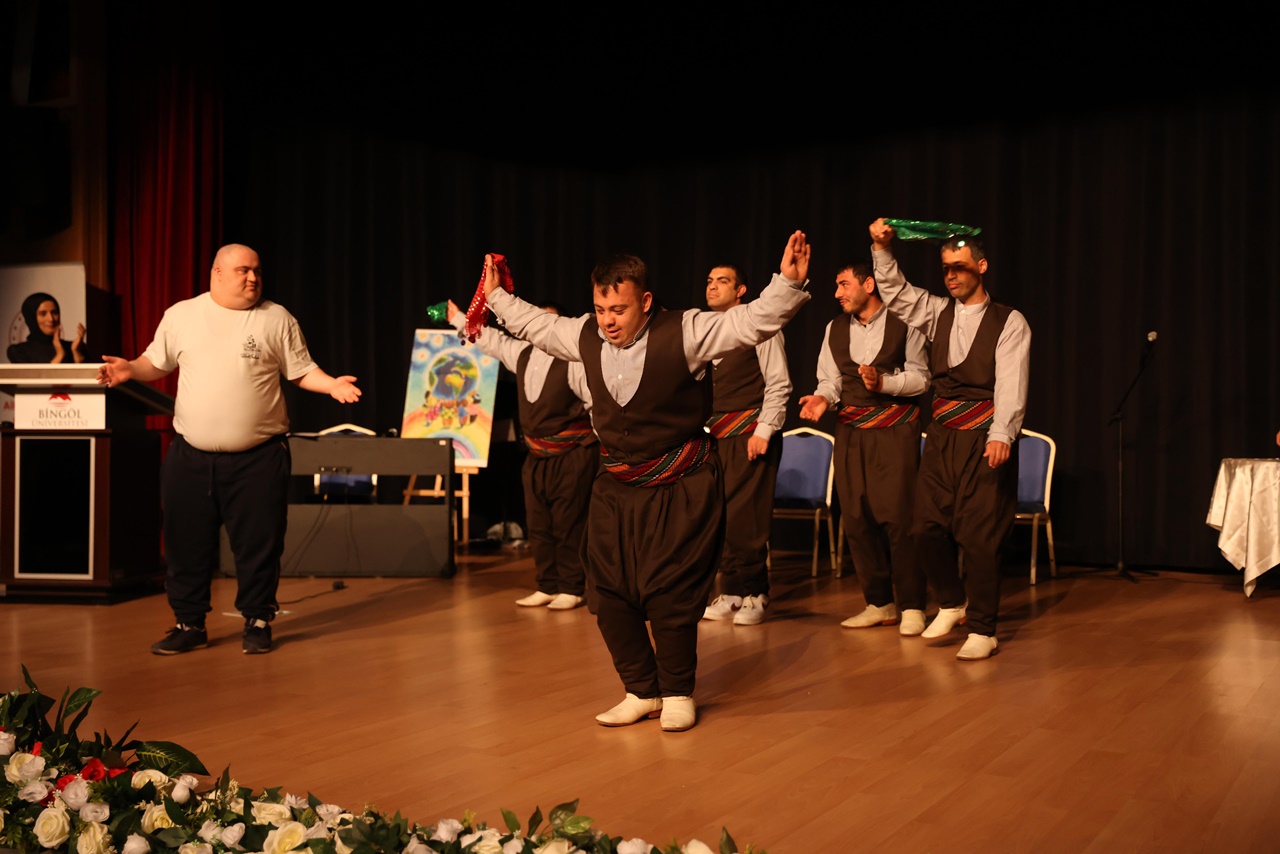 HEM EĞLENDİLER HEM HÜNERLERİNİ SERGİLEDİLER (1)