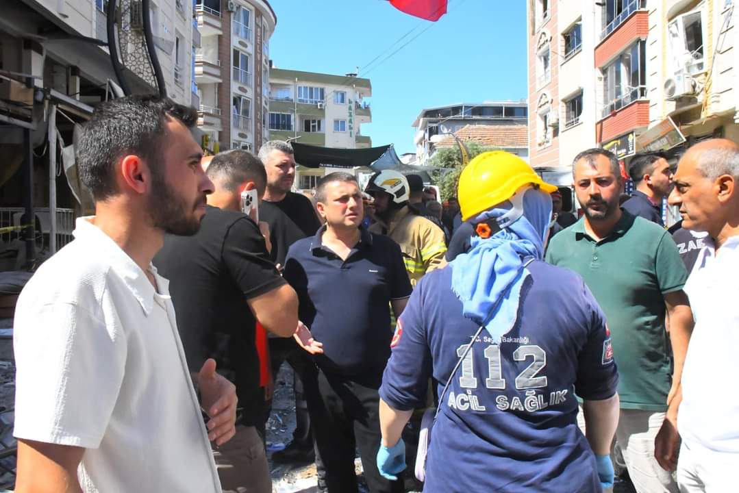 İzmir’in Torbalı İlçesinde Kıraathanede Patlama: 4 Ölü, 35 Yaralı