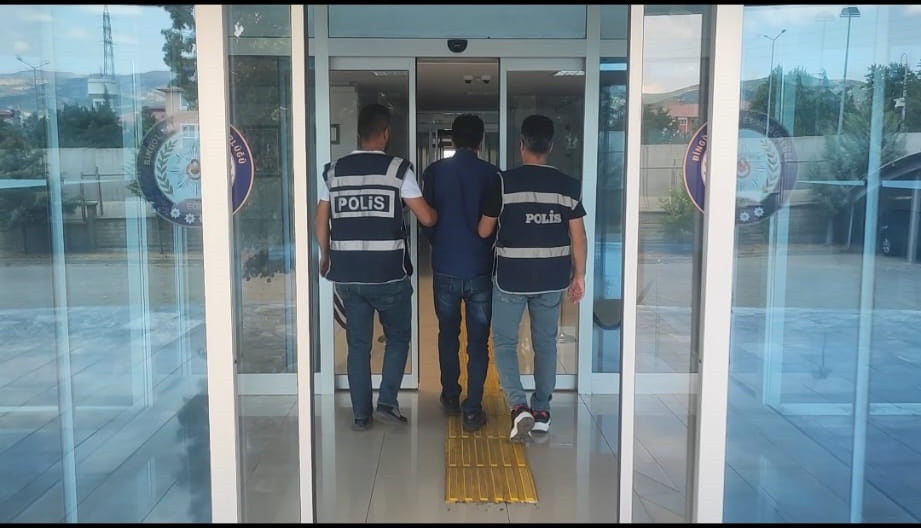 Bingöl Polisi İki Aranan Şahsı Yakaladı
