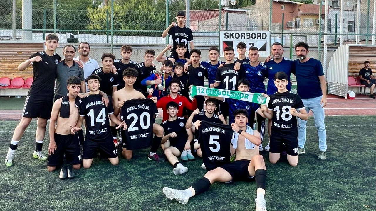 Anadolu Bingölspor, U-17 Türkiye Şampiyonası’nda Grup Birincisi Oldu