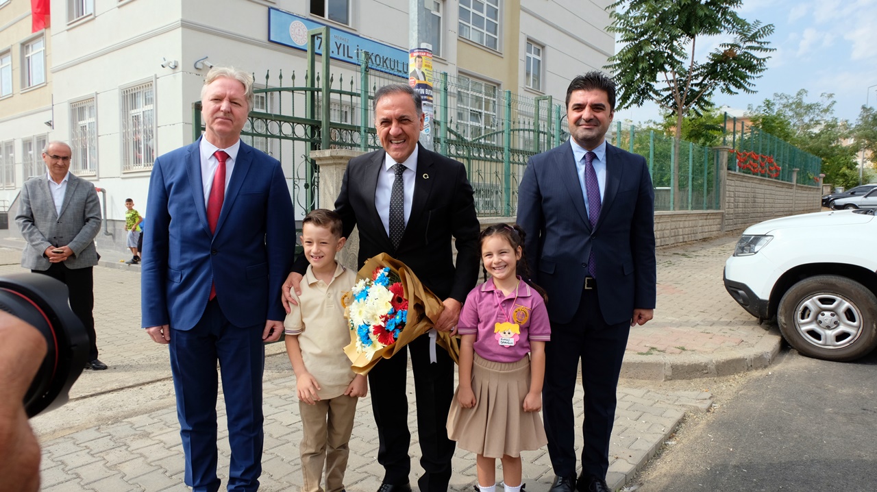 Bingöl’de 2024-2025 Eğitim-Öğretim Yılı Coşkuyla Başladı