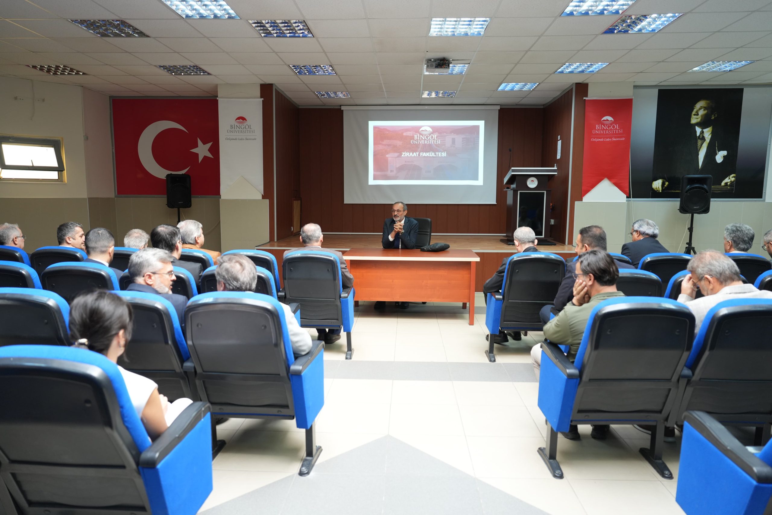 Rektör Prof. Dr. Erdal Çelik, Ziraat Fakültesi ile Buluştu