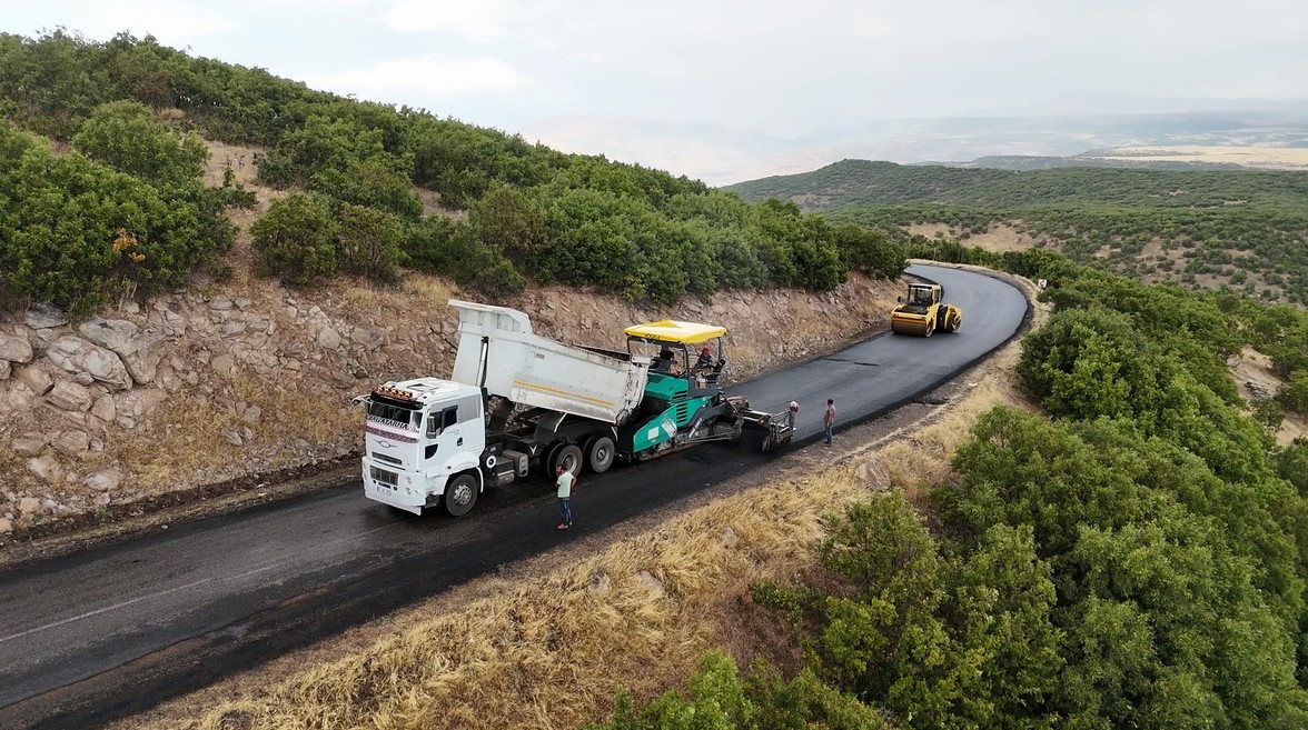 Adaklı-Sancak Yolunda 7 Km Asfalt Tamamlandı