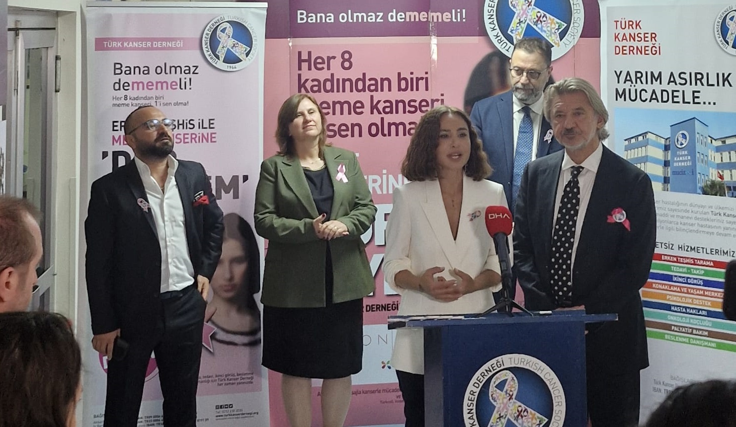 Meme Kanseri Farkındalık Ayı: “Olmaz Olmaz Deme Hiç” Kampanyası