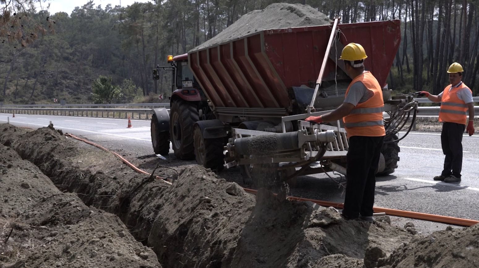 Otoyollarda Fiber Optik Ağ 7 Bin 676 Kilometreye Ulaştı