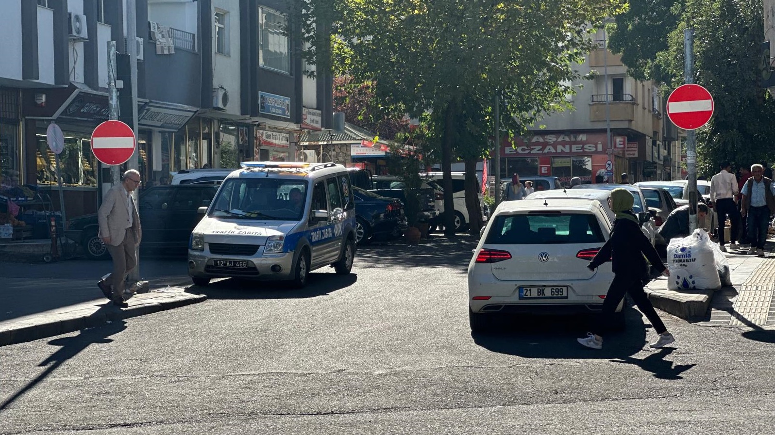 Hürriyet Caddesi Tek Yöne Dönüştürüldü (2)
