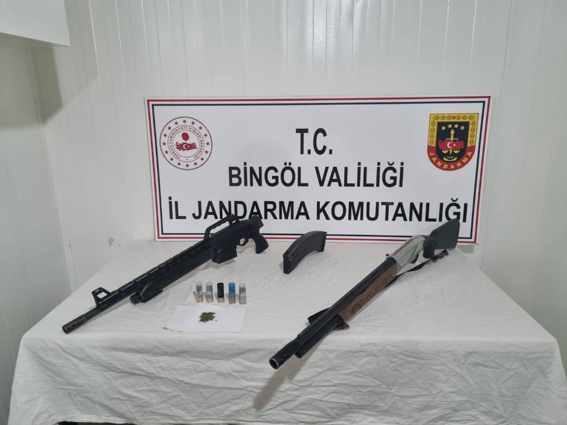 Bingöl’de Jandarmadan Uyuşturucu ve Silah Operasyonu