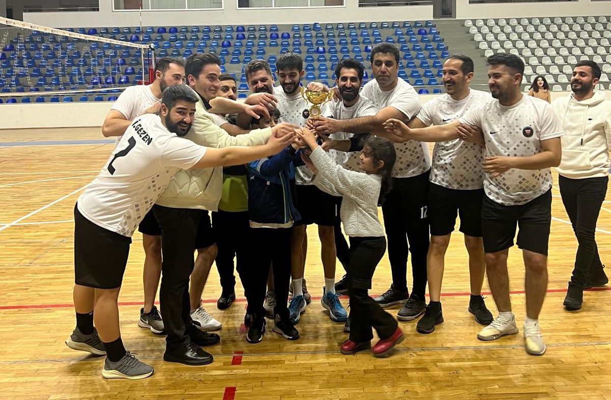 Bingöl’de Öğretmenler Voleybol Turnuvası Bitti