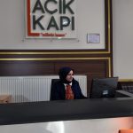 açık kapı,