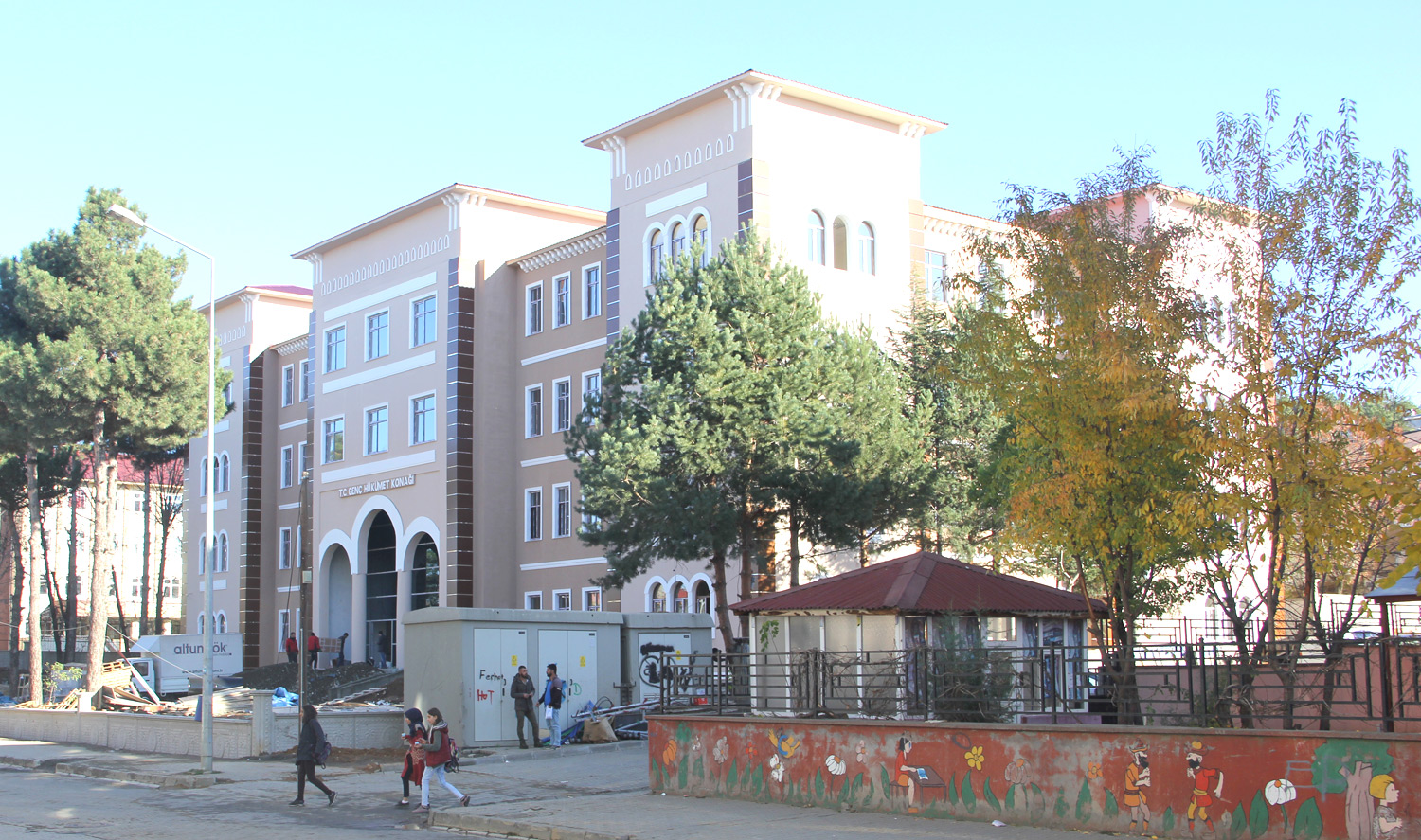 Genç-Hükümet-Konağı-Açılışa-Hazırlanıyor-1