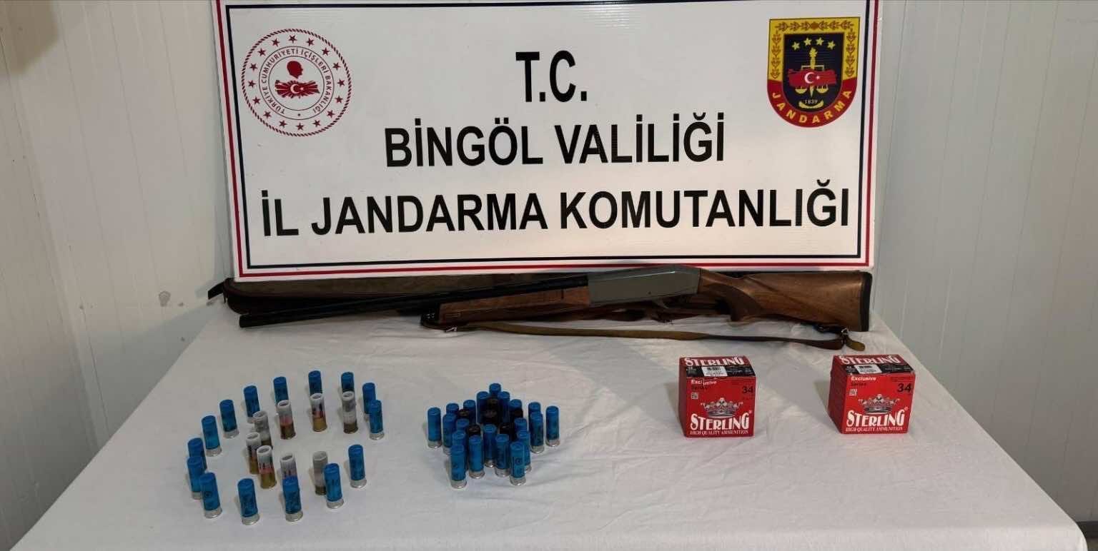 Bingöl’de Esrar ve Av Tüfeği Ele Geçirdi