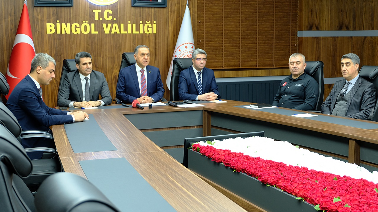 Vali Usta: “Bingöl’de hasarlı 5 bin 153 yapı yıkıldı”