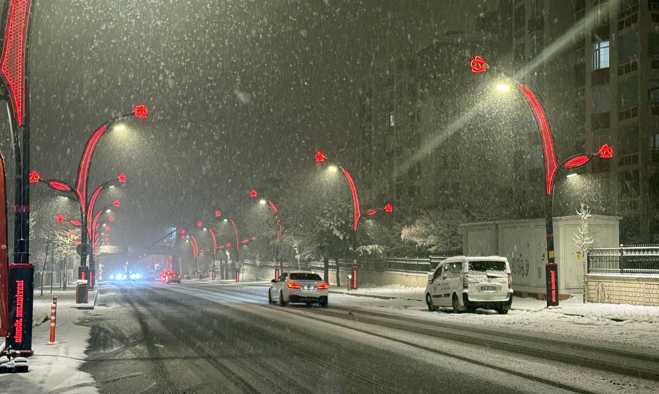 Bingöl’de Yoğun Kar Nedeniyle Eğitime 1 Gün Ara Verildi