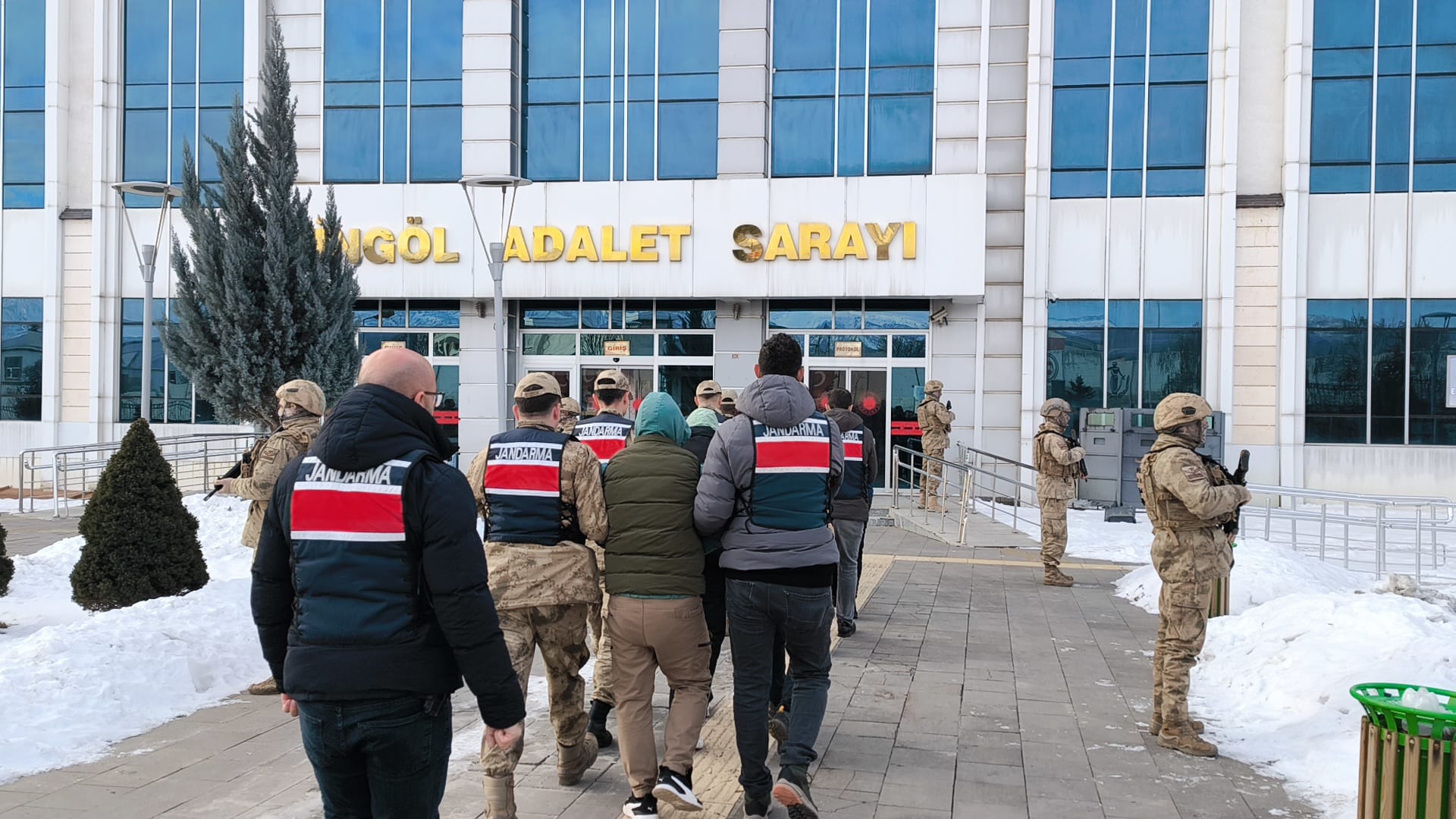 Bingöl’de Uyuşturucu ve Örgüt Operasyonu
