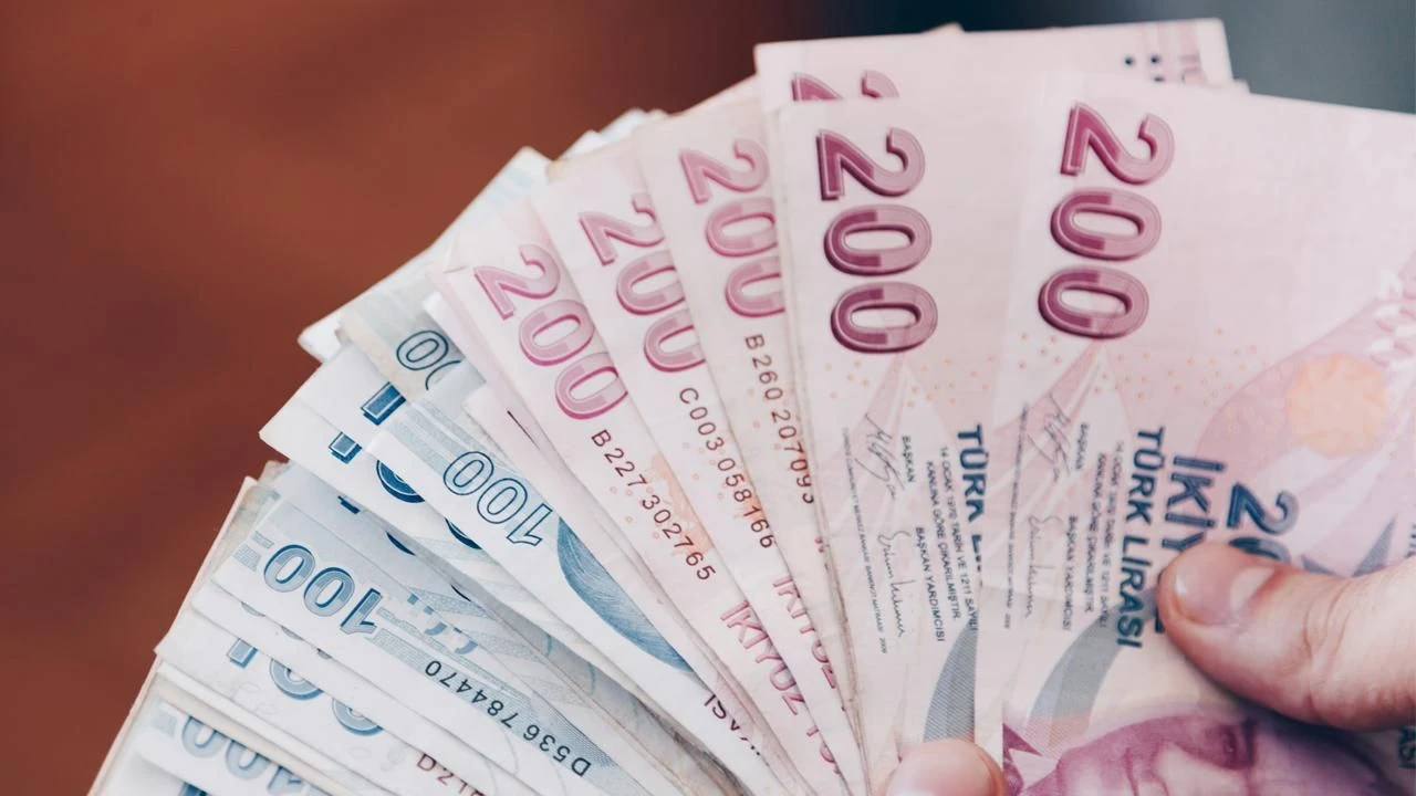 Maaşlar Öne Çekildi, İkramiye Tarihi Belli Oldu!