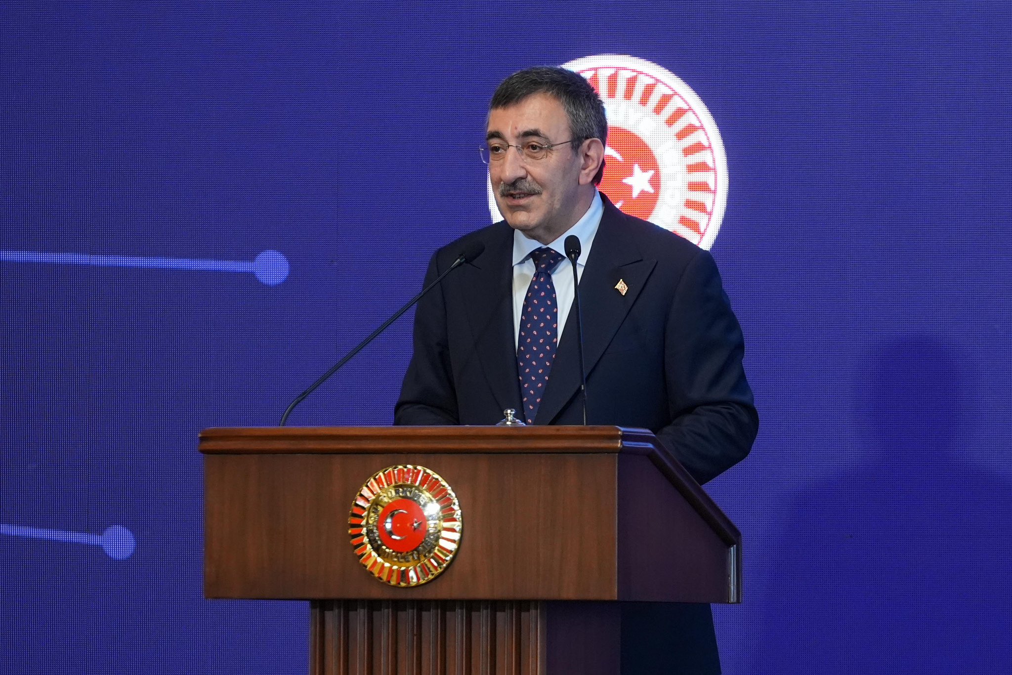 Cevdet Yılmaz: Sadece Tüketen Değil, Üreten Olacağız