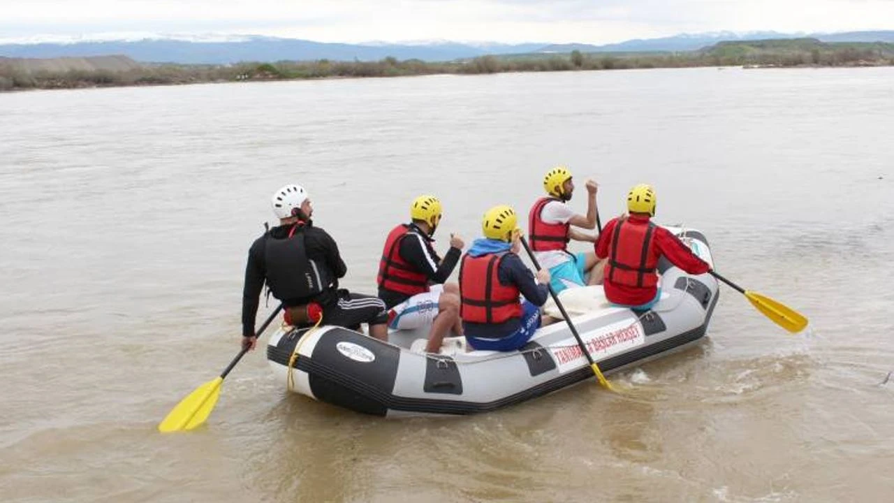 murat-nehri-nde-rafting-heyecani