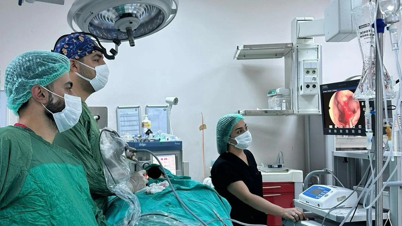 Devlet Hastanesi’nde Uyluk Dokusu ile Septum Onarımı Yapıldı