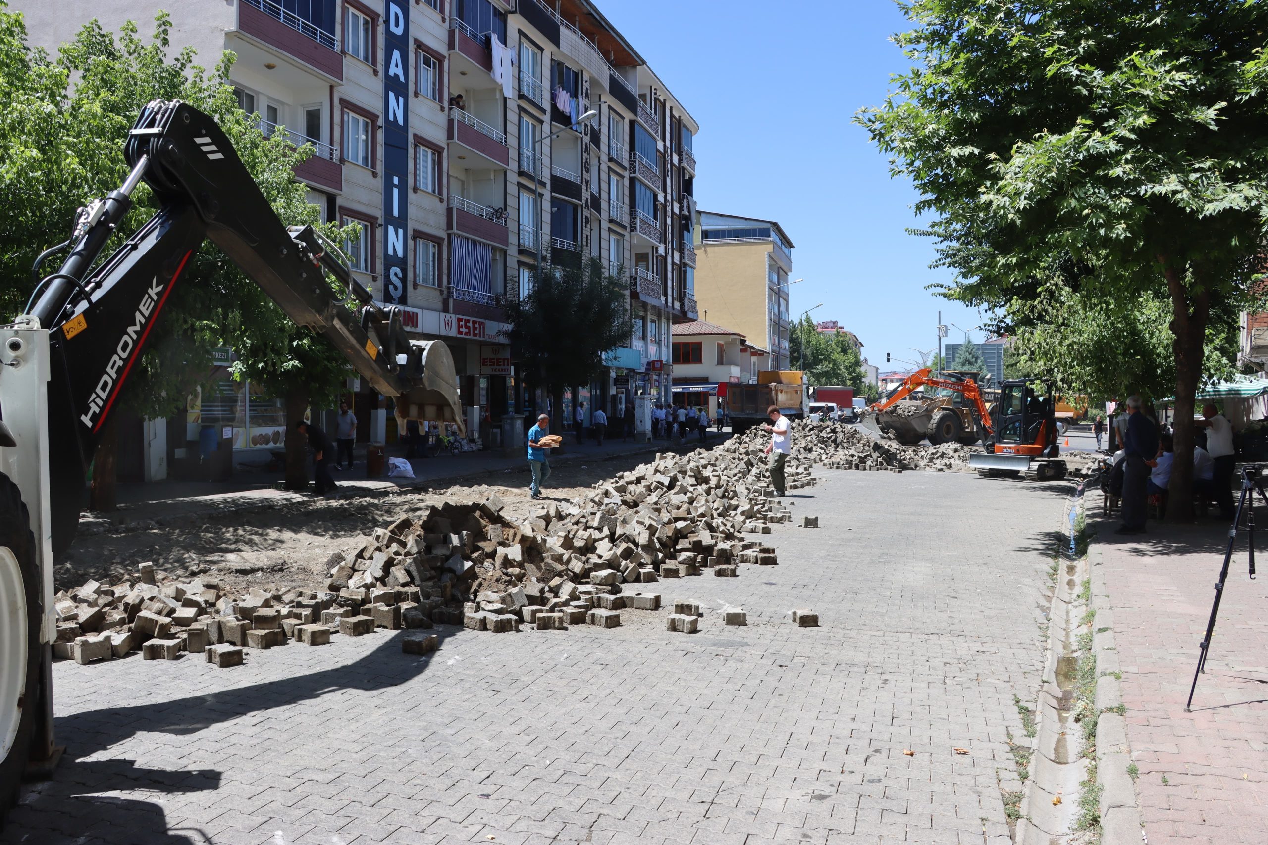 Cumhuriyet Caddesi’nde Trafiğe Düzenleme!