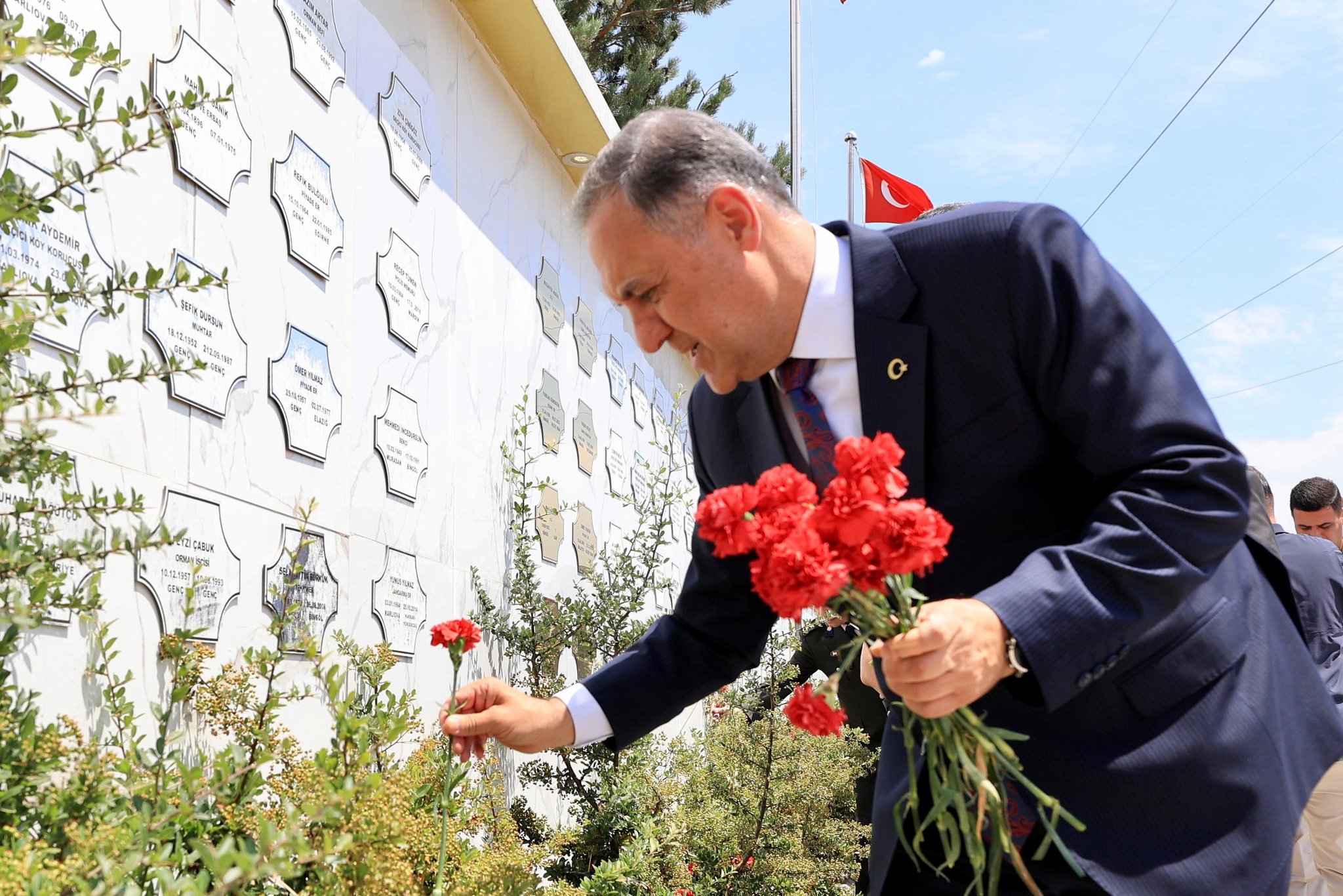 15 Temmuz anma programı Bingöl Şehitliği’nde başladı
