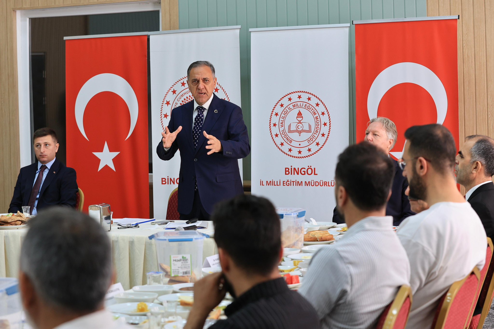 Vali Usta:”Bingöl’de Eğitimde Negatif Algıyı Kırdık”
