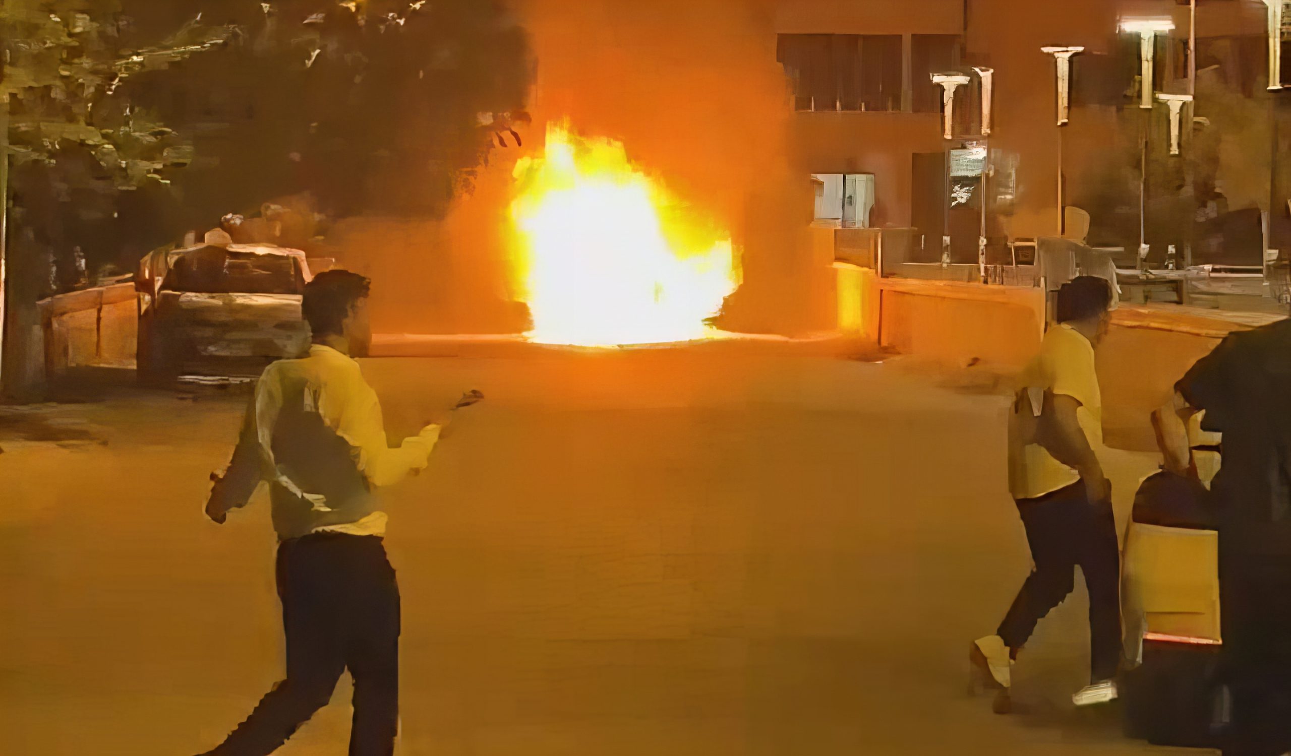 Bingöl’de Park Halindeki Araç Alev Aldı