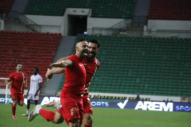 Amedspor, Sivasspor’u 4-2 Mağlup Ederek İlk Galibiyetini Aldı