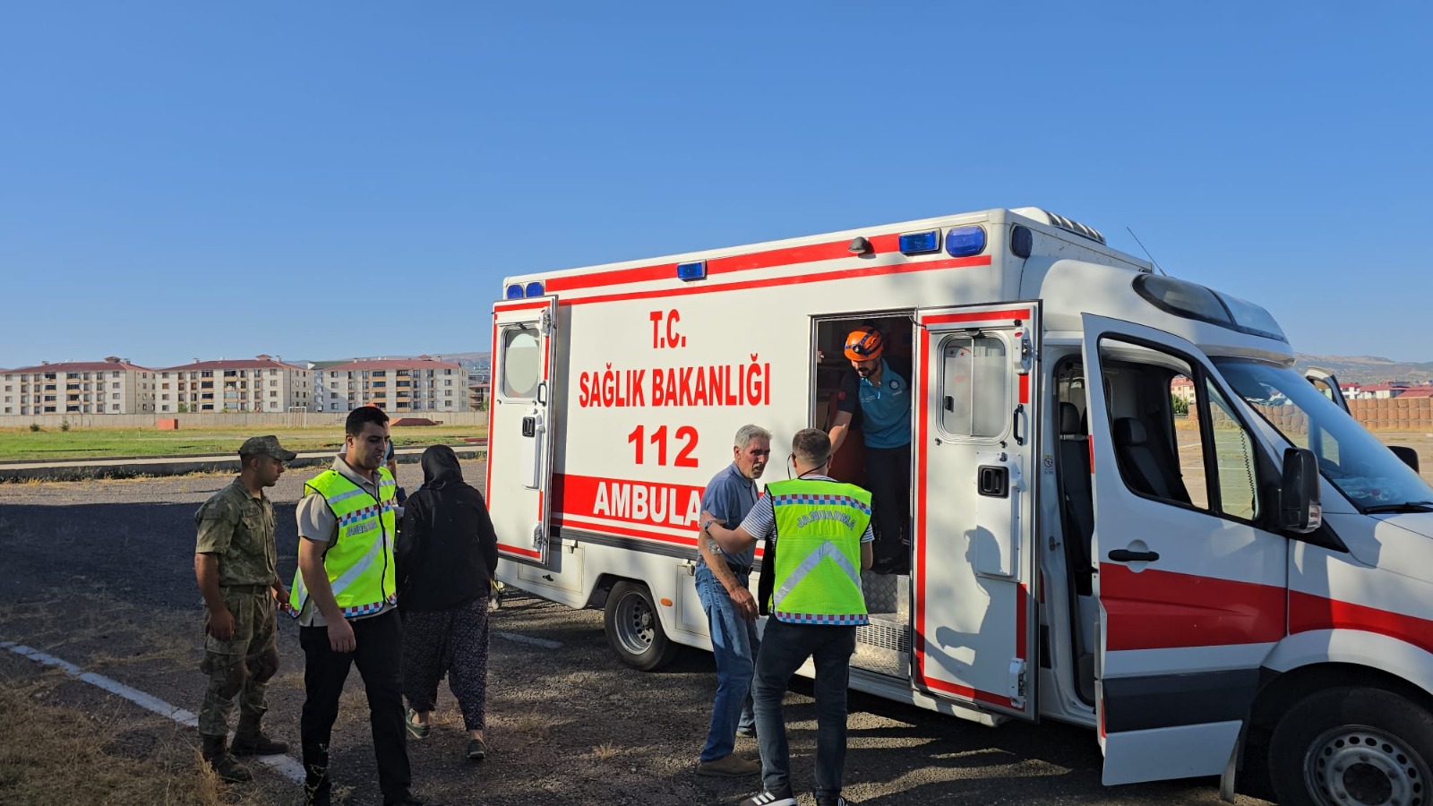 Genç’te 4 kişi Gıda Zehirlenmesinden Hastaneye Kaldırıldı