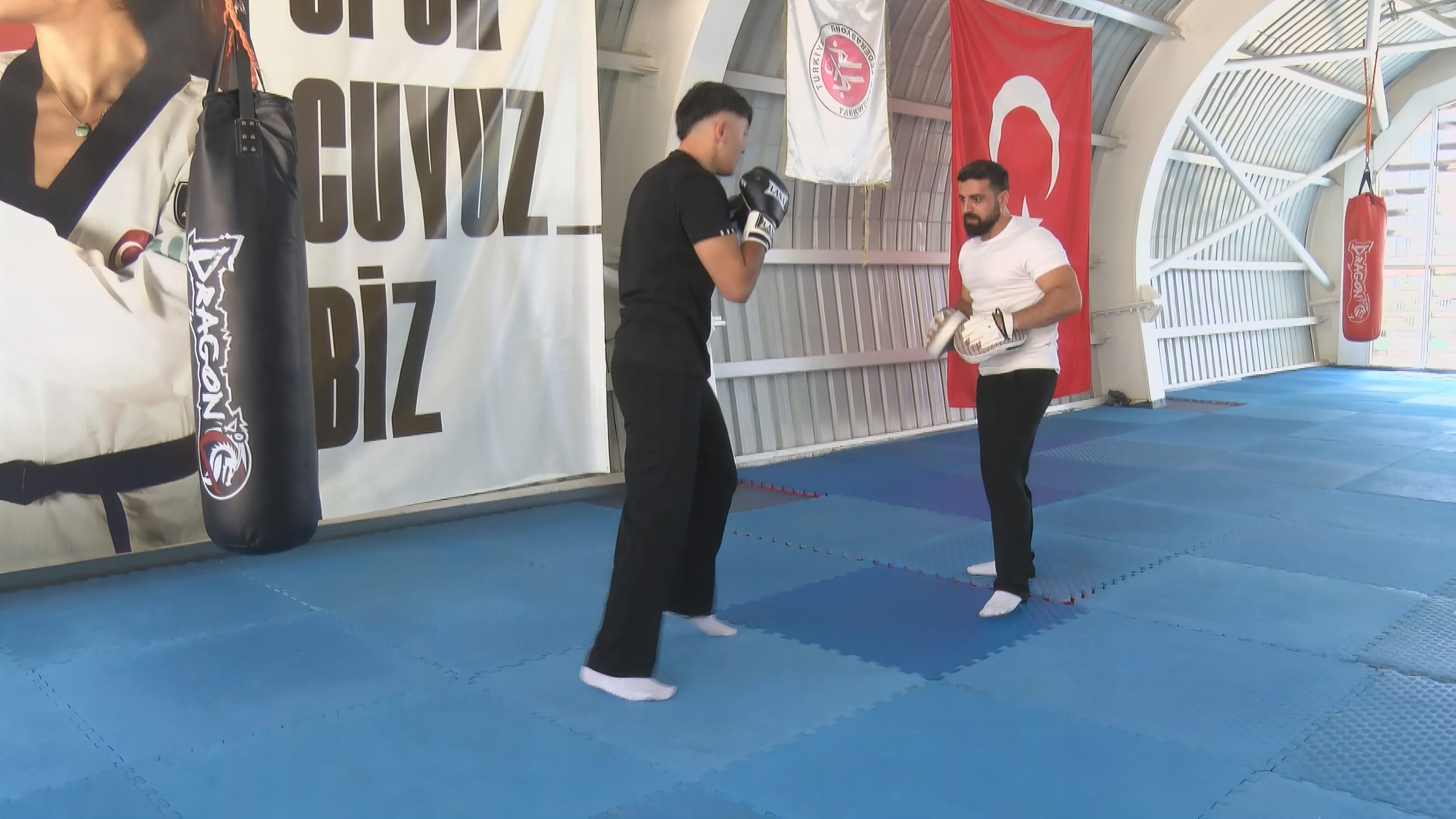 Bingöllü Boksör Çınar Hansu Milli Takıma Davet Edildi