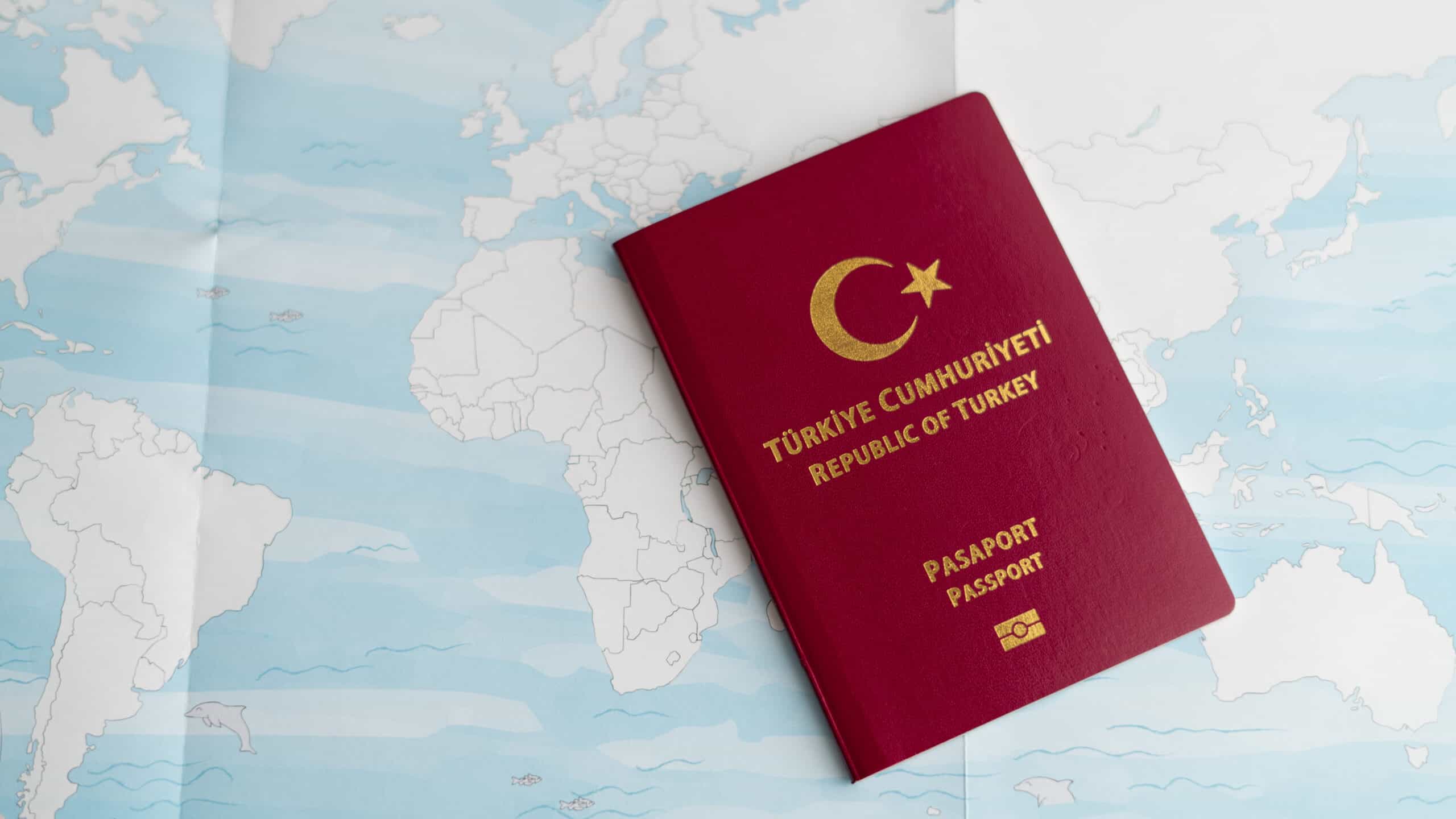 AB, Schengen Girişlerinde Pasaport Kontrolünü Kaldırıyor