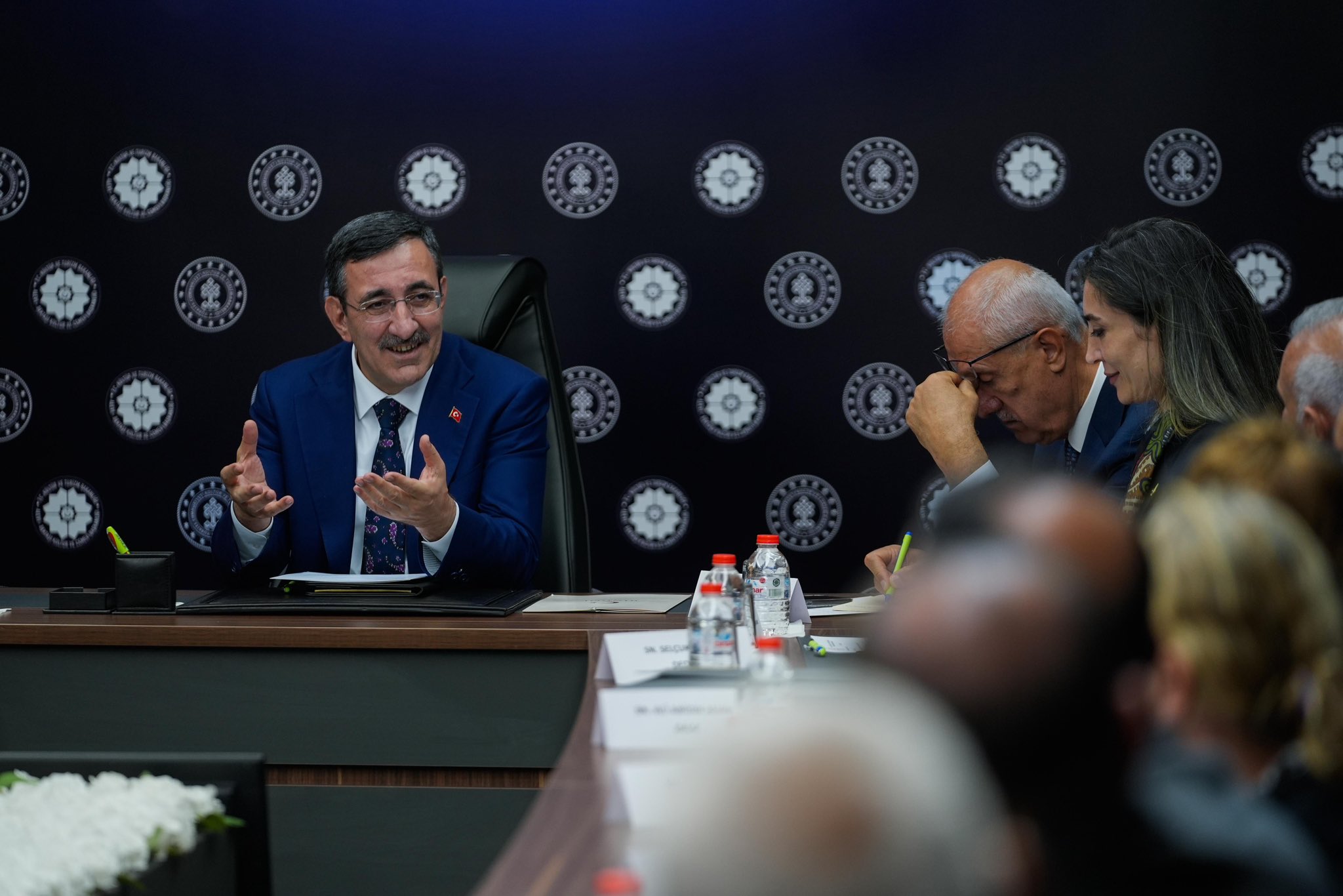 Cumhurbaşkanı Yardımcısı Yılmaz, Alevi Önderleriyle Buluştu