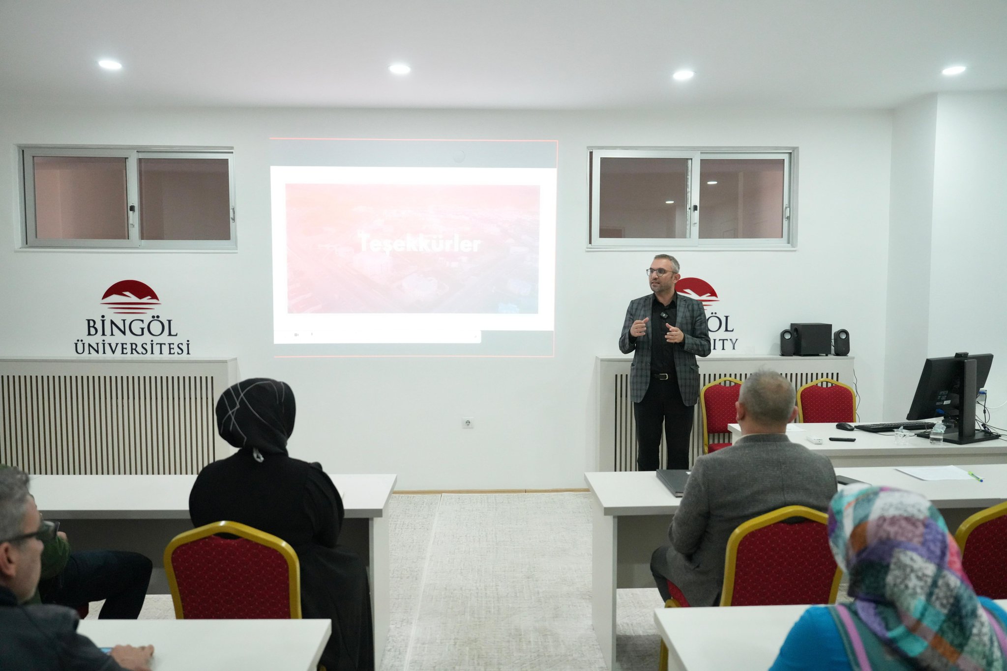 Üniversitede 64 Saatlik Eğitim Programı Tamamlandı