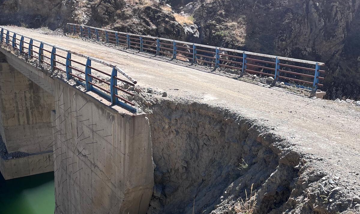 Hülakü, Solhan’daki Köy Yolu Sorununu Meclise Taşıdı
