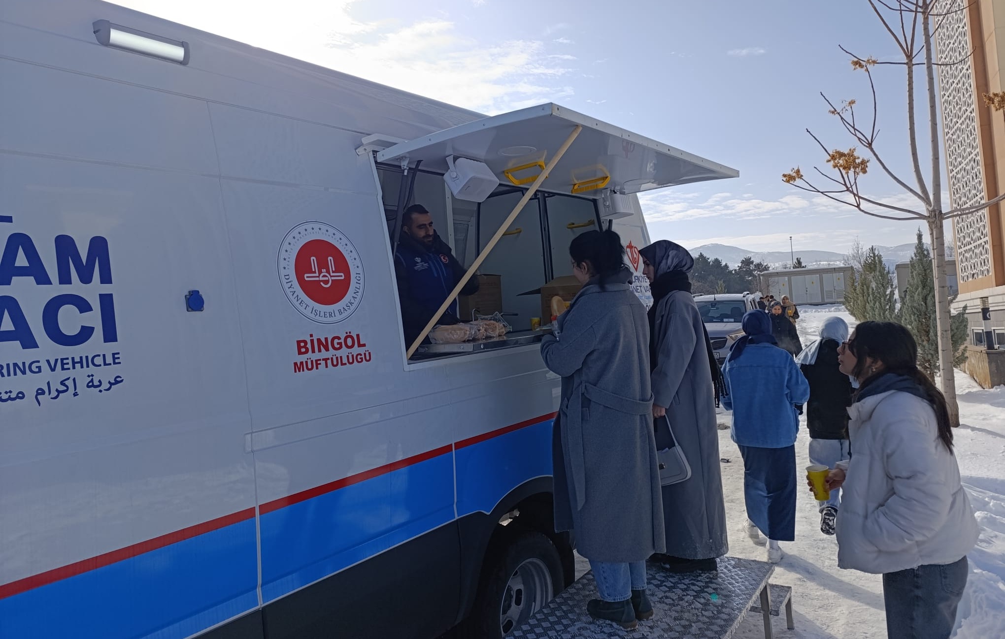 Mobil İkram Aracıyla Sınav Gününde Anlamlı Destek