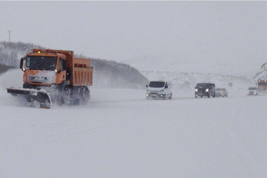 Bingöl’de 219 Köy Yolu Ulaşıma Kapandı