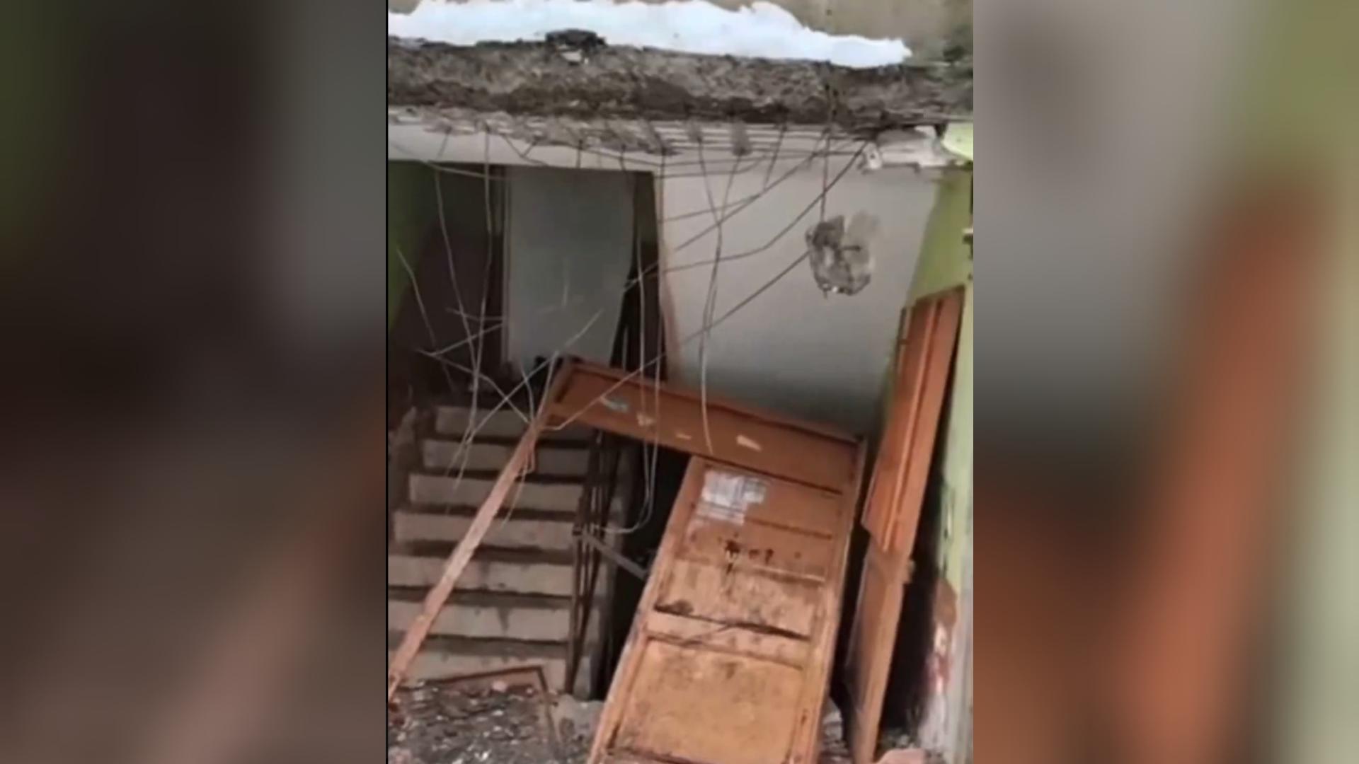 Bingöl’de Çatıdan Düşen Kar Beton Bloğu Çökertti