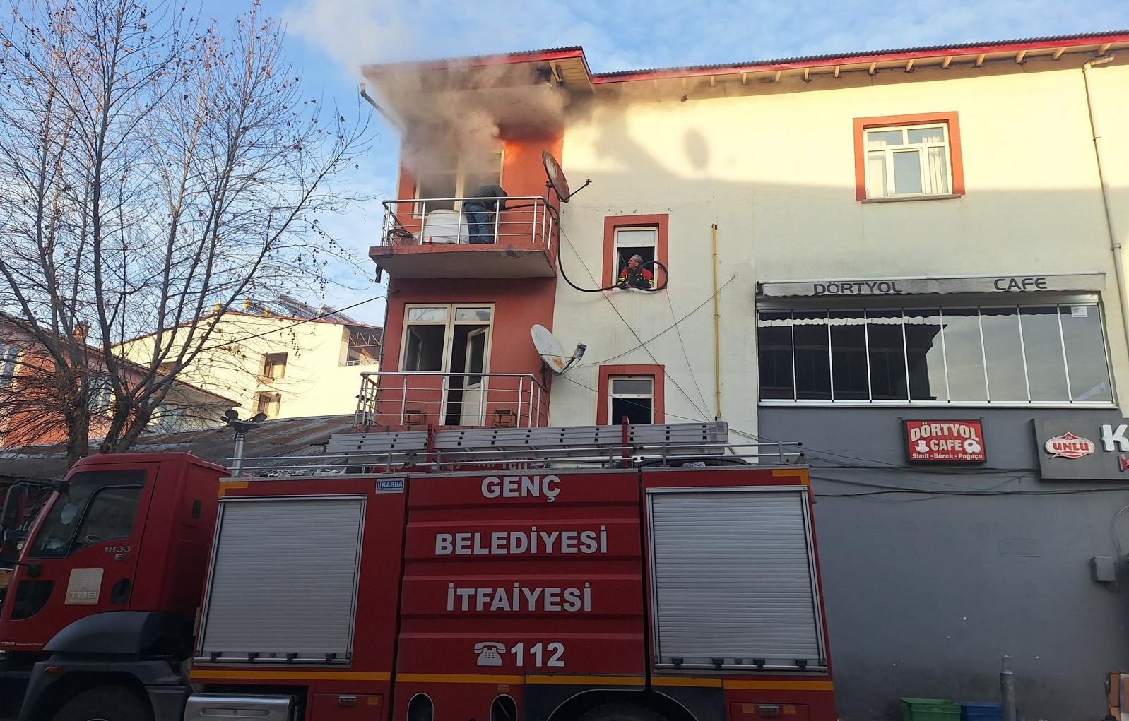 Genç’te Yangın, İtfaiye Anında Müdahale Etti