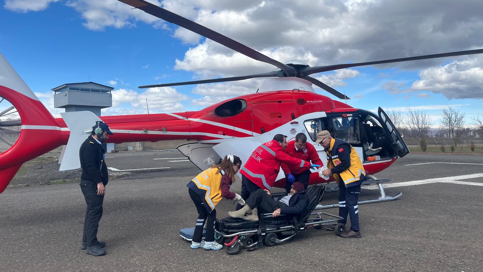 Bingöl’de Diyaliz Hastası İçin Helikopter Ambulans Havalandı