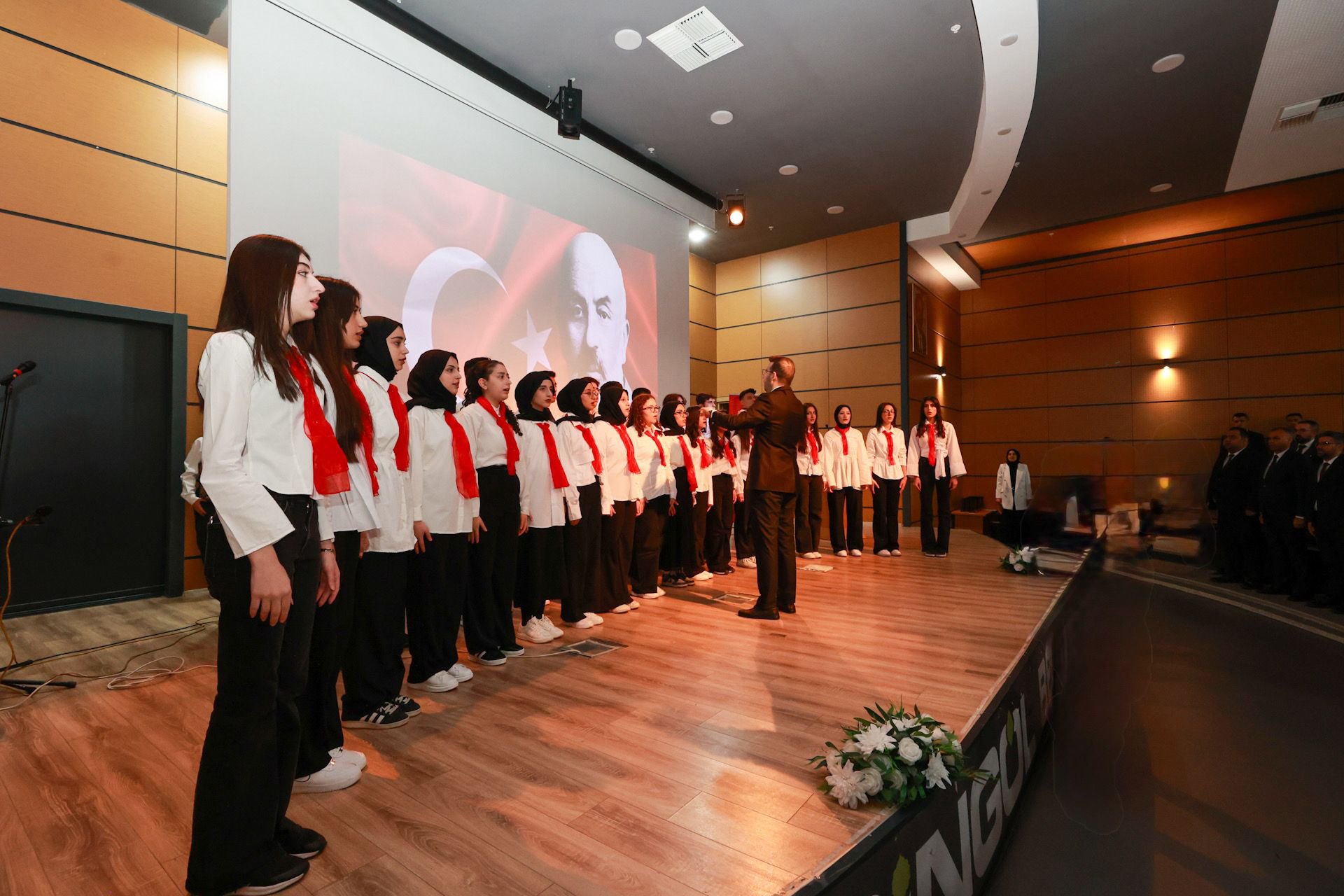 İstiklal Marşı 105 Yaşında: Milli Mücadele Ruhu Bingöl’de Sahnelendi!