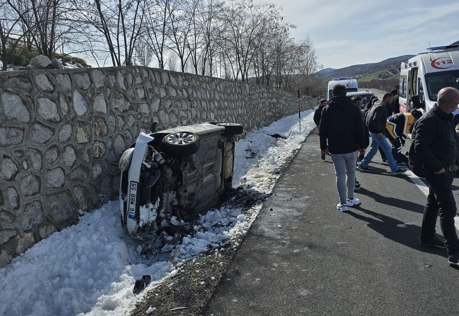 Bingöl-Diyarbakır Karayolunda Otomobil Devrildi: 5 Yaralı