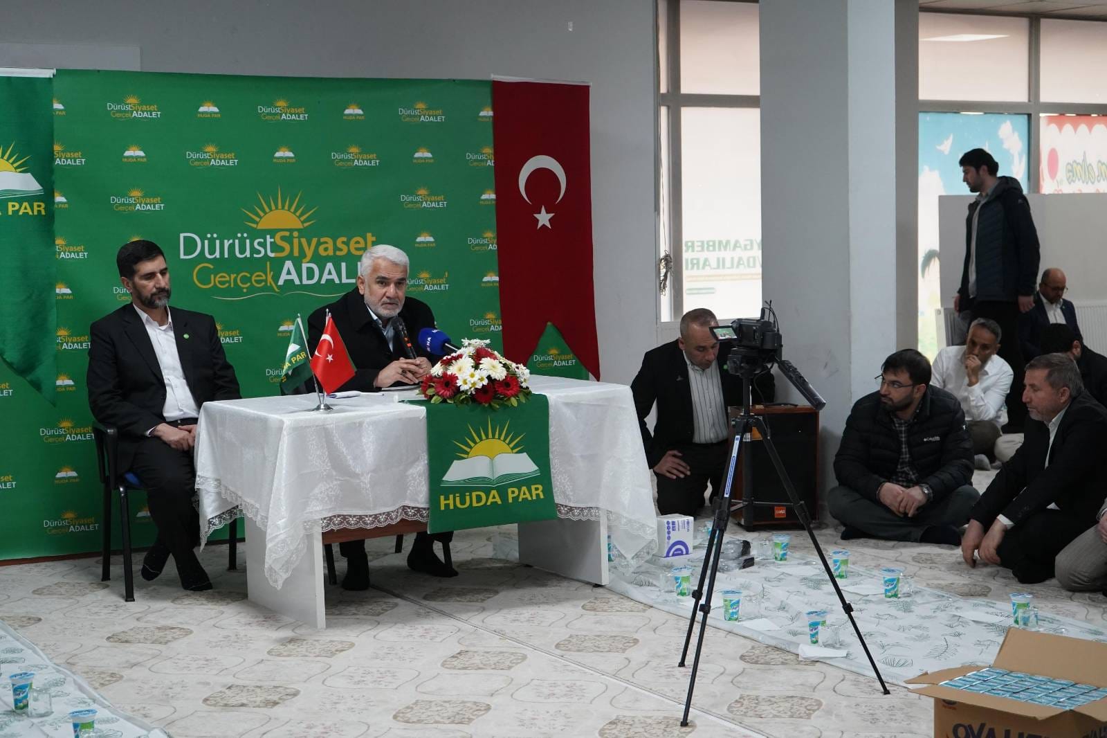 Yapıcıoğlu’ndan Trump’a ‘Kürt’ Tepkisi: Babanın Uşağı Değiller
