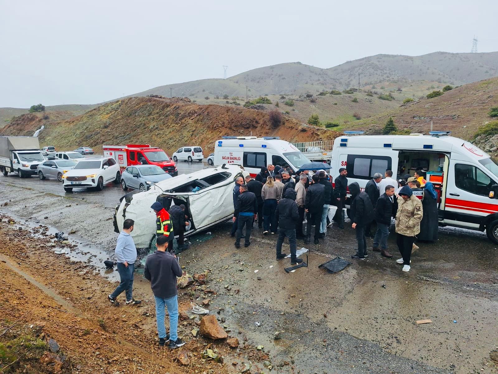 Bingöl-Diyarbakır Karayolunda Otomobil Takla Attı: 4 Yaralı