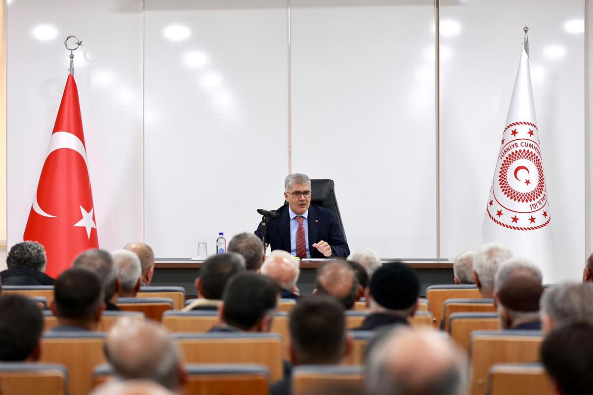 Bingöl’de Köy Yollarına Asfalt Müjdesi