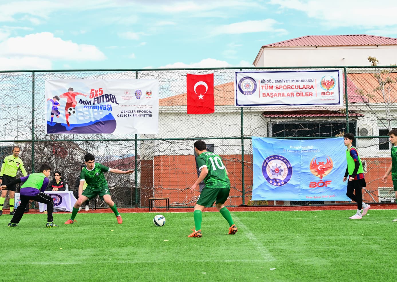 Bingöl’de Gençler Sahada: ‘Gelecek Emniyette’ Turnuvası Başladı