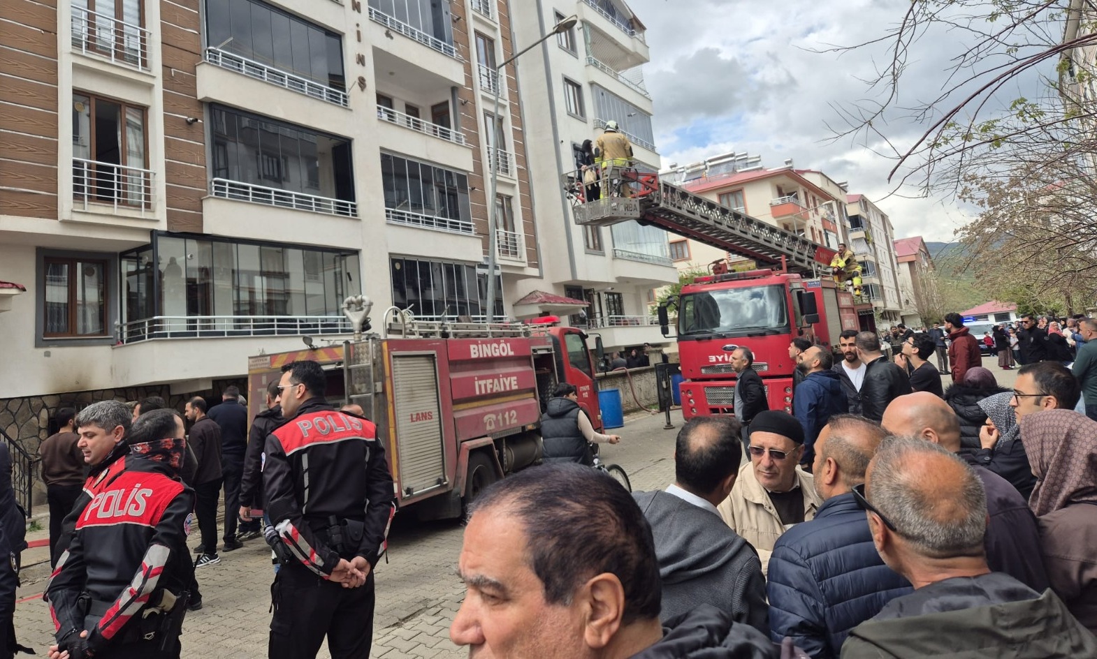 5 Katlı Binada Korku Dolu Anlar!