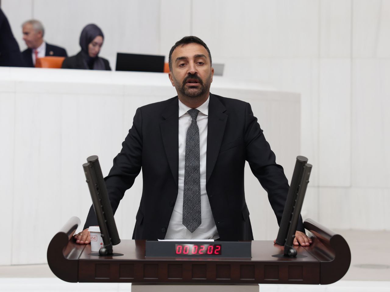 Dem Partili Hülakü “Yanlış Adrese Baskında 14 Yaşındaki Çocuk Yaralandı”